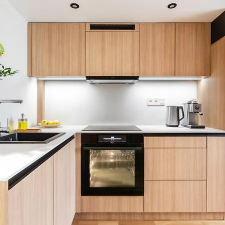 Turnkey I Charles Square