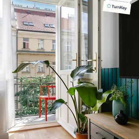 Turnkey I Charles Square Apartment
