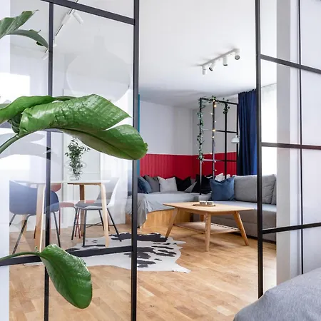Turnkey I Charles Square Apartment