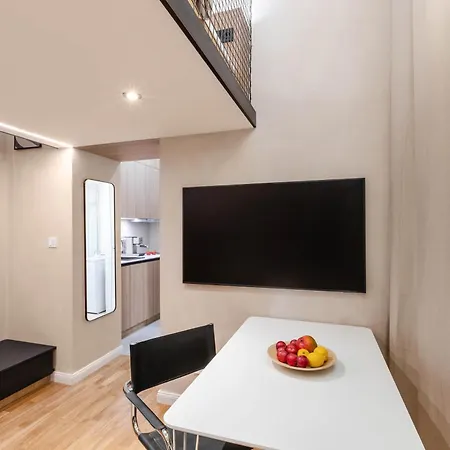 Turnkey I Charles Square Apartment *