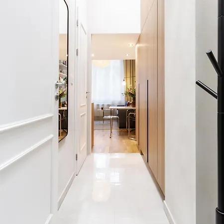 Turnkey I Charles Square Apartment Prague