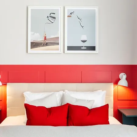 Turnkey I Charles Square Apartment