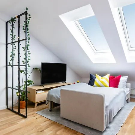 Turnkey I Charles Square Apartment